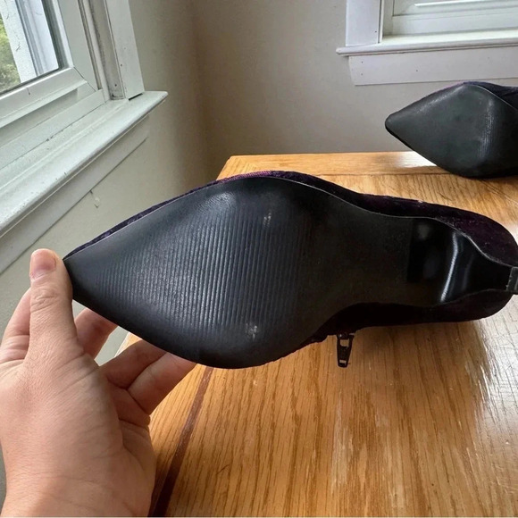 Vintage Velvet Pointed Ankle Bootie - Picture 6 of 6